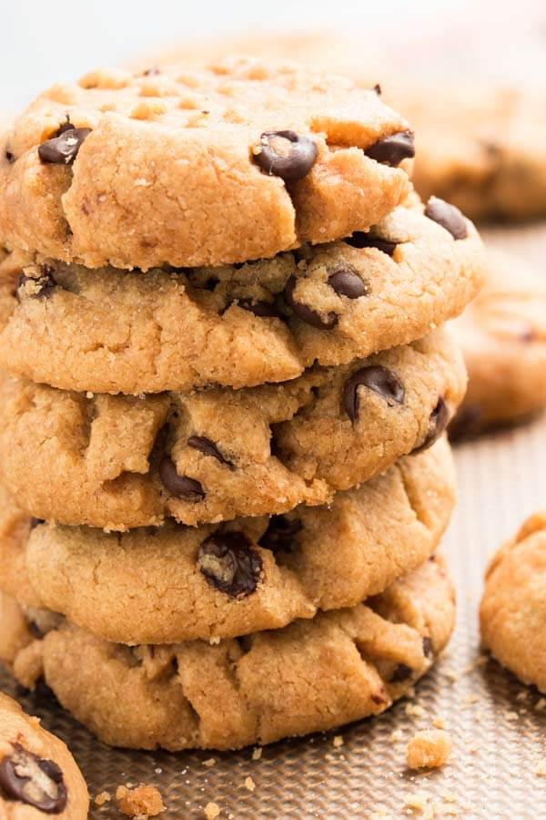 4 Ingredient Chocolate Chip Peanut Butter Cookies