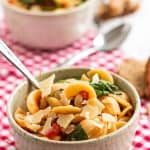 Easy Pasta e Fagioli Recipe - Forget about Olive Garden and make this no-fuss dinner in one pot for a delicious vegetarian meal! | savorynothings.com