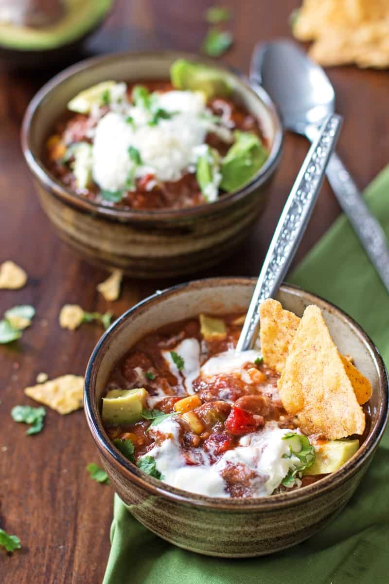 Healthy Slow Cooker Chili - Savory Nothings