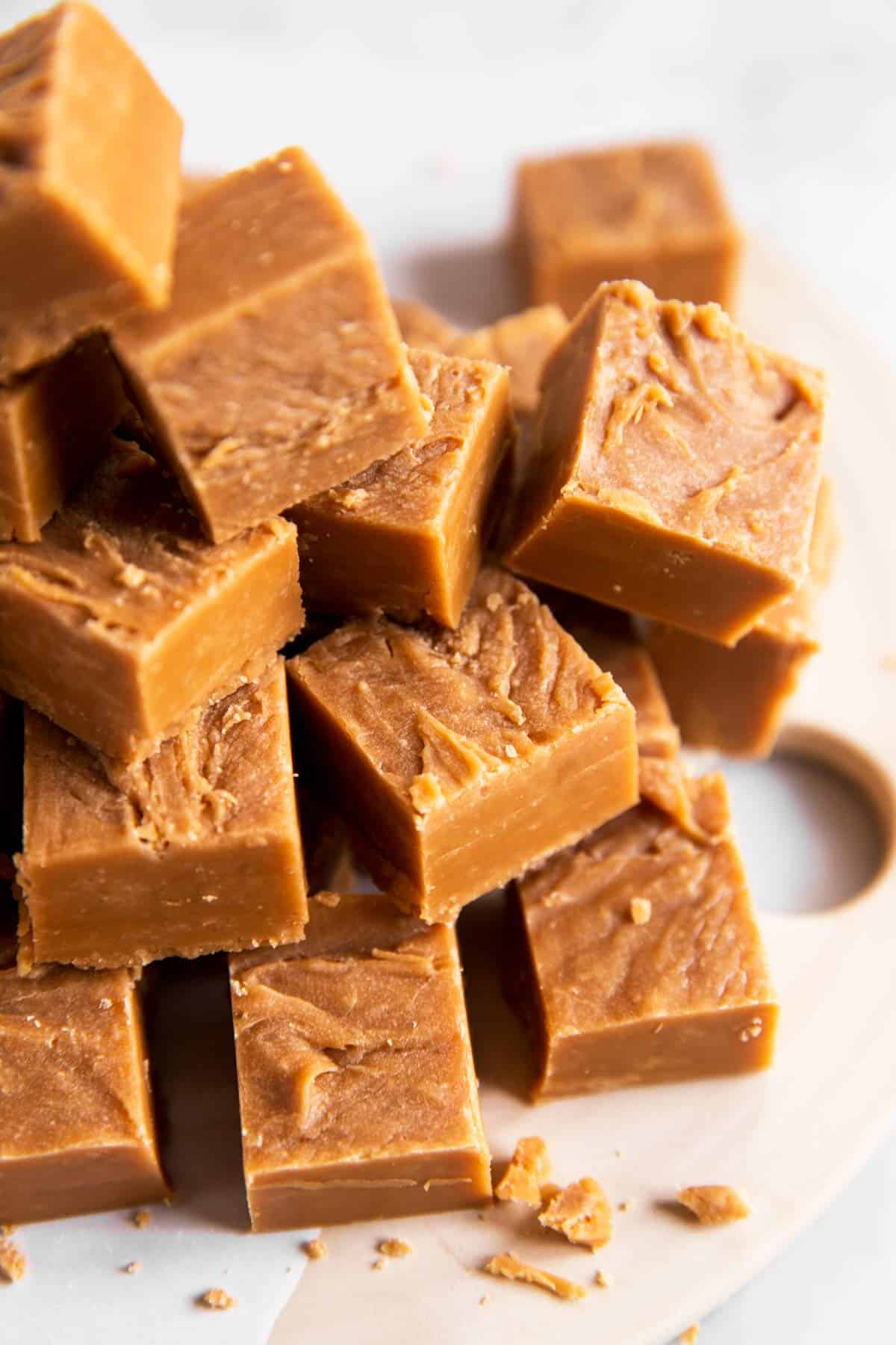close up view of cookie butter fudge on platter
