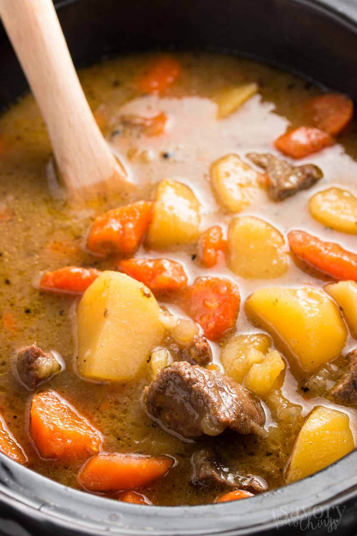 Crockpot Beef Stew {Healthy Slow Cooker Stew} –