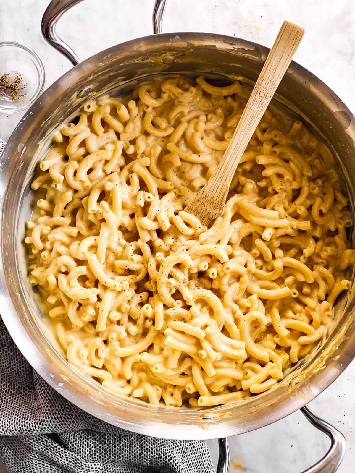 overhead view of pot with macaroni and cheese