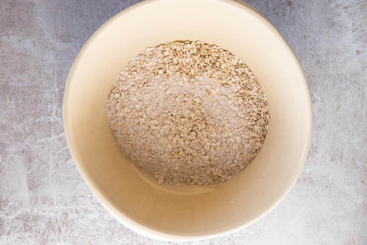 dry ingredients for cookies in bowl