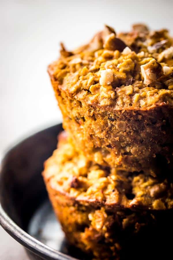 Baked pumpkin oatmeal is a super delicious and healthy fall breakfast idea. Make them and stash them in your freezer!