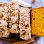 sliced streusel pumpkin bread from the top down