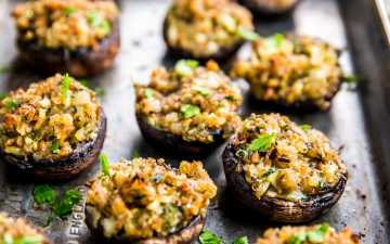 close up shot of stuffed mushroom