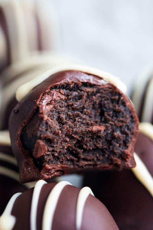 inside of an oreo ball