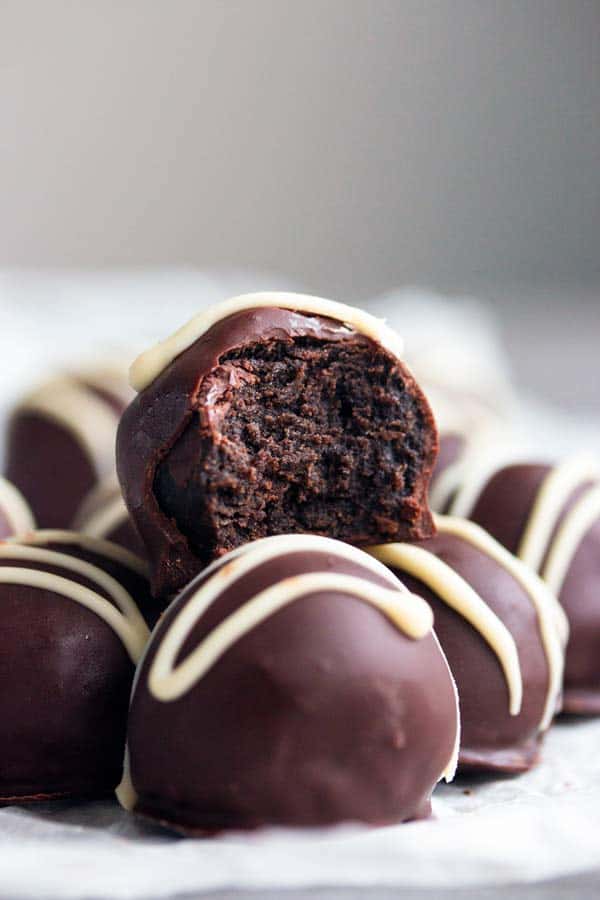 stack of no bake oreo truffles