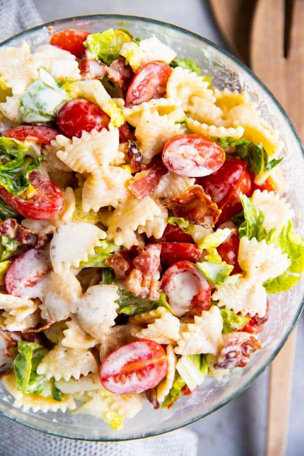 blt pasta salad in a glass bowl