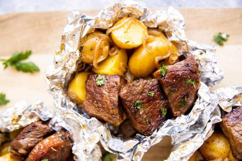 30 Healthy Dinner Ideas For The Family 29 steak and potato foil packets image hero