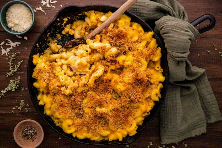 butternut squash Mac and cheese in the skillet to be served