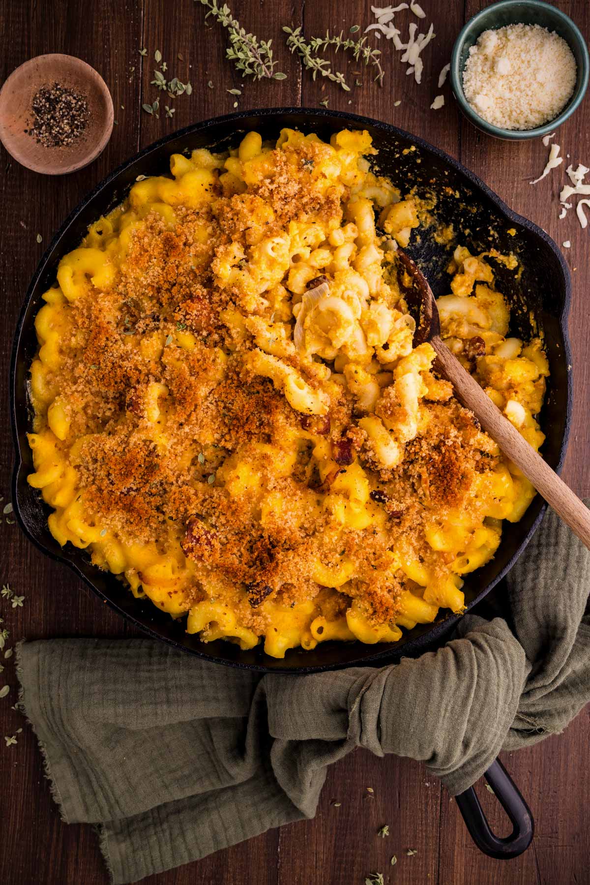 butternut squash Mac and cheese in the skillet to be served