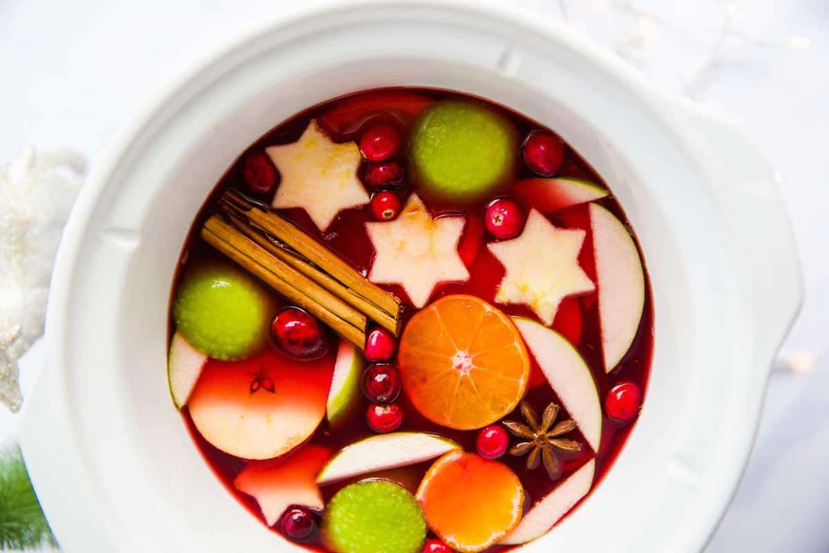 Warm Crockpot Christmas Punch-image