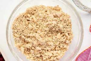 topping for strawberry rhubarb crisp