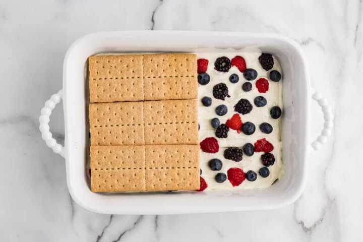 layering icebox cake
