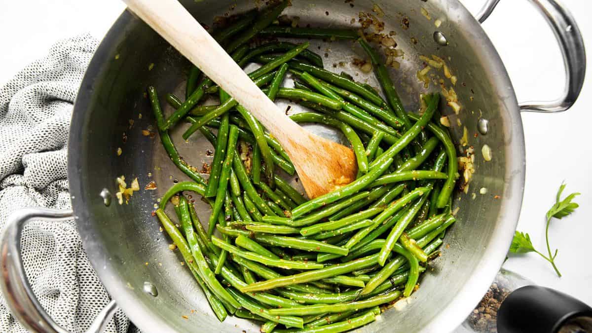 Healthy Sautéed Frozen Green Beans - Savory Thoughts