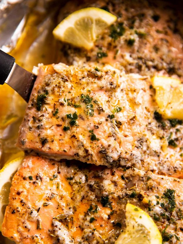 Lemon Garlic Butter Salmon Baked in Foil