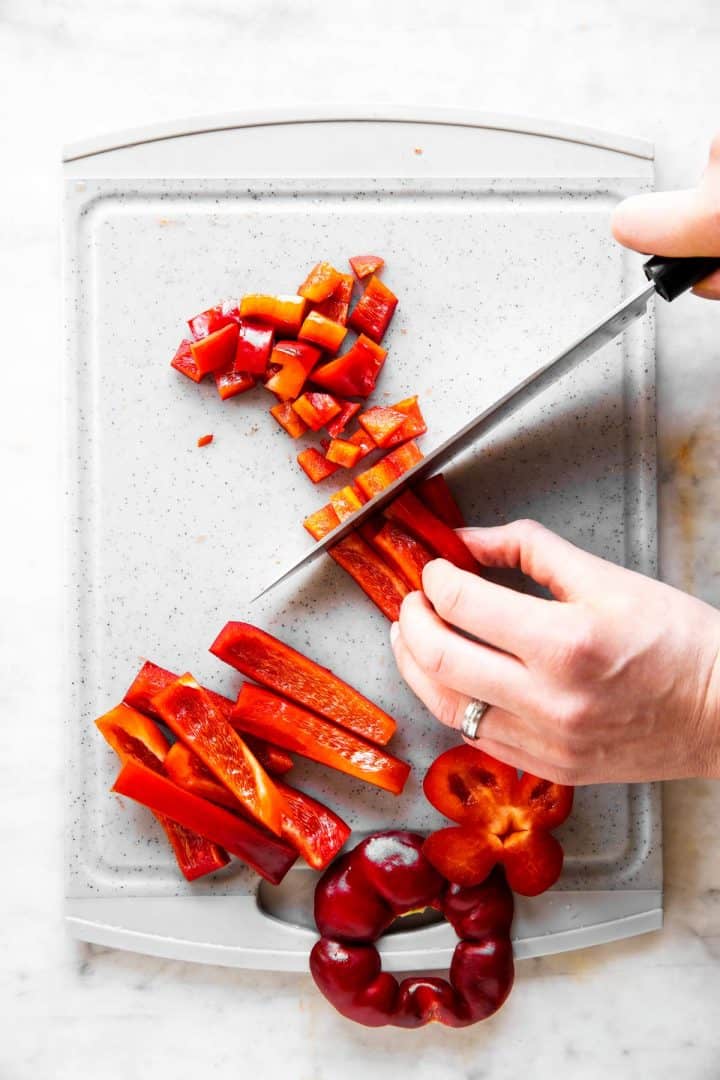 How to Cut a Bell Pepper (Professional Chef's Method!) - Savory Nothings