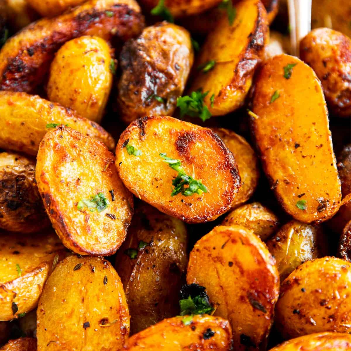 Roasted Baby Potatoes Recipe (Easy)
