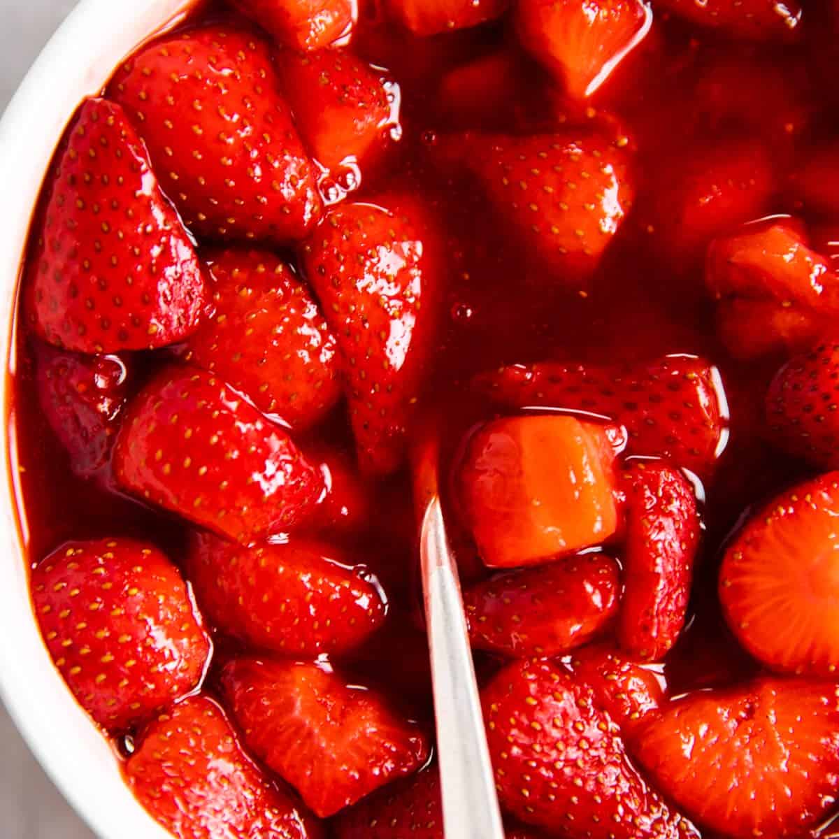 Fresh Strawberry Sauce (Strawberry Topping)-image