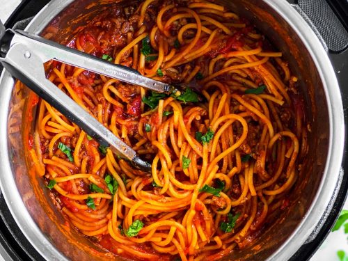 https://www.savorynothings.com/wp-content/uploads/2021/05/instant-pot-spaghetti-image-sq-500x375.jpg