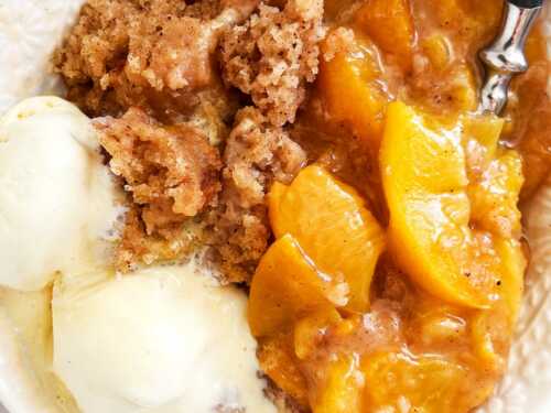 Crockpot Peach Cobbler