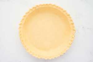 pie crust in pie dish