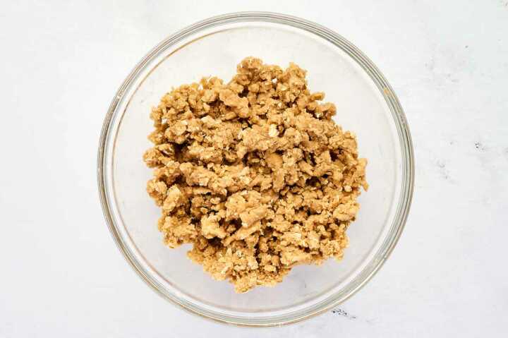 crumble topping in bowl