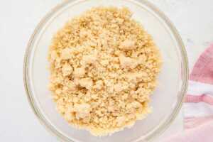 streusel in glass bowl
