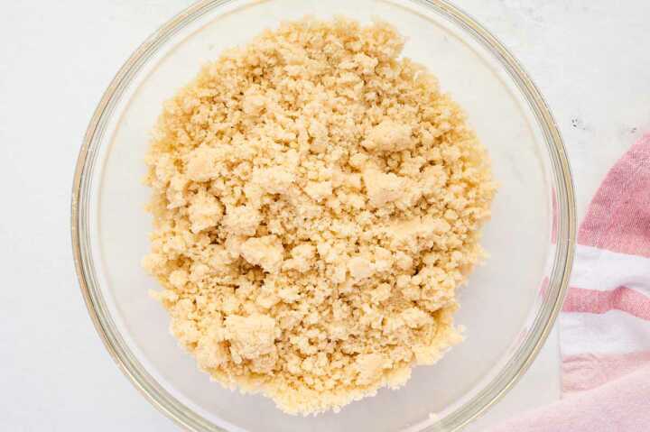 streusel in glass bowl