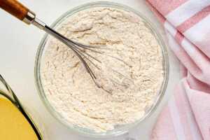 dry ingredients for coffee cake batter in glass bowl