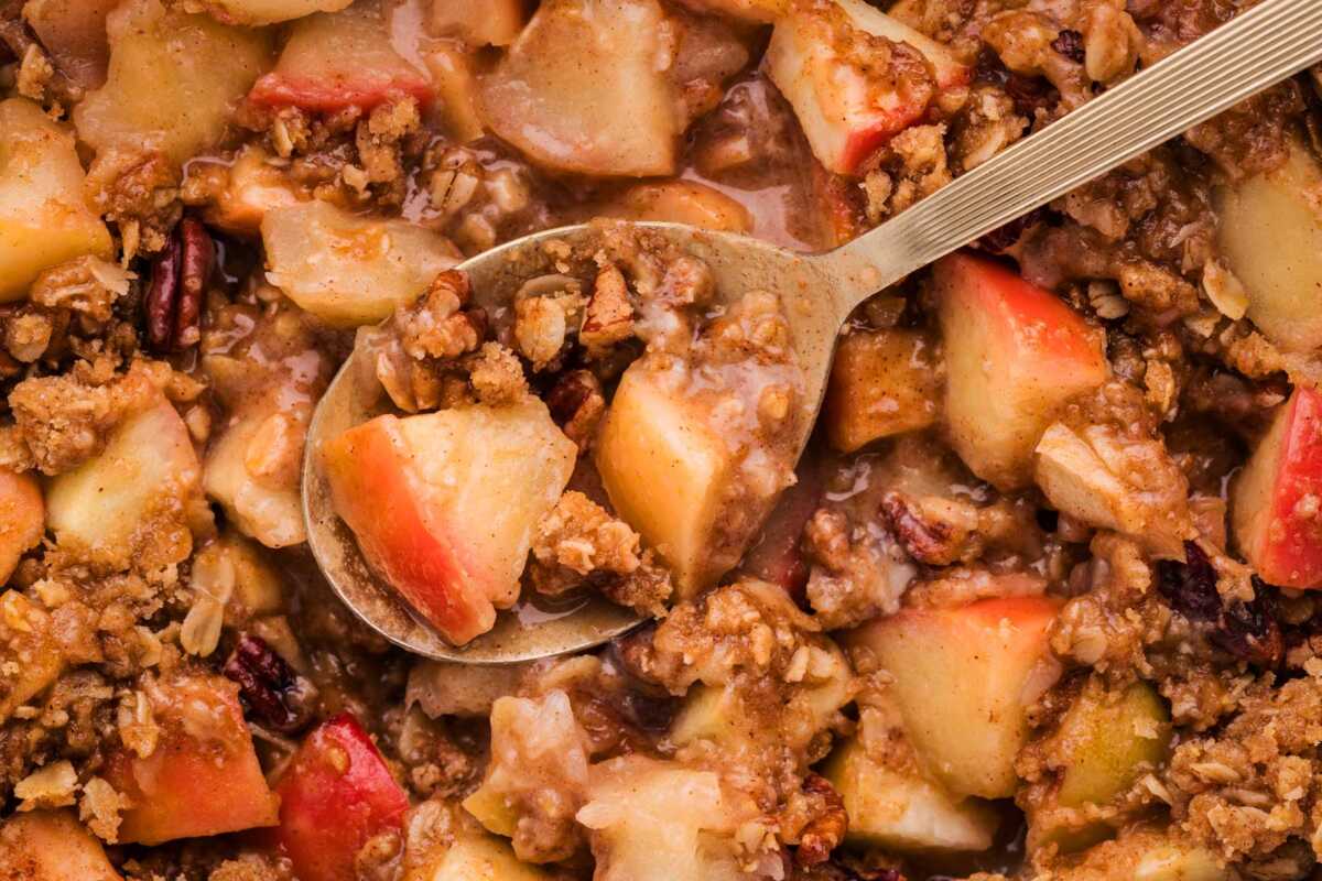 apple crisp on a spoon