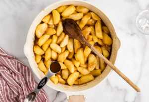 finishing apple pie filling