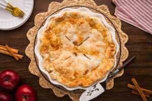 freshly baked apple pie being served
