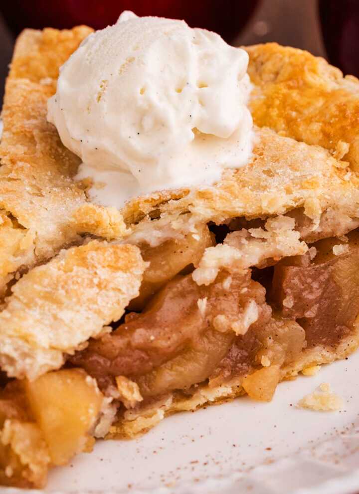 slice of apple pie on a plate