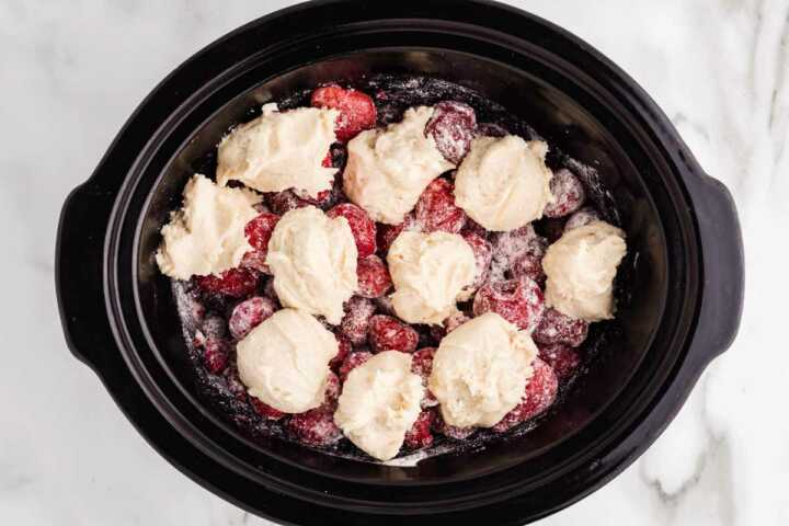 slow cooker berry cobbler before cooking
