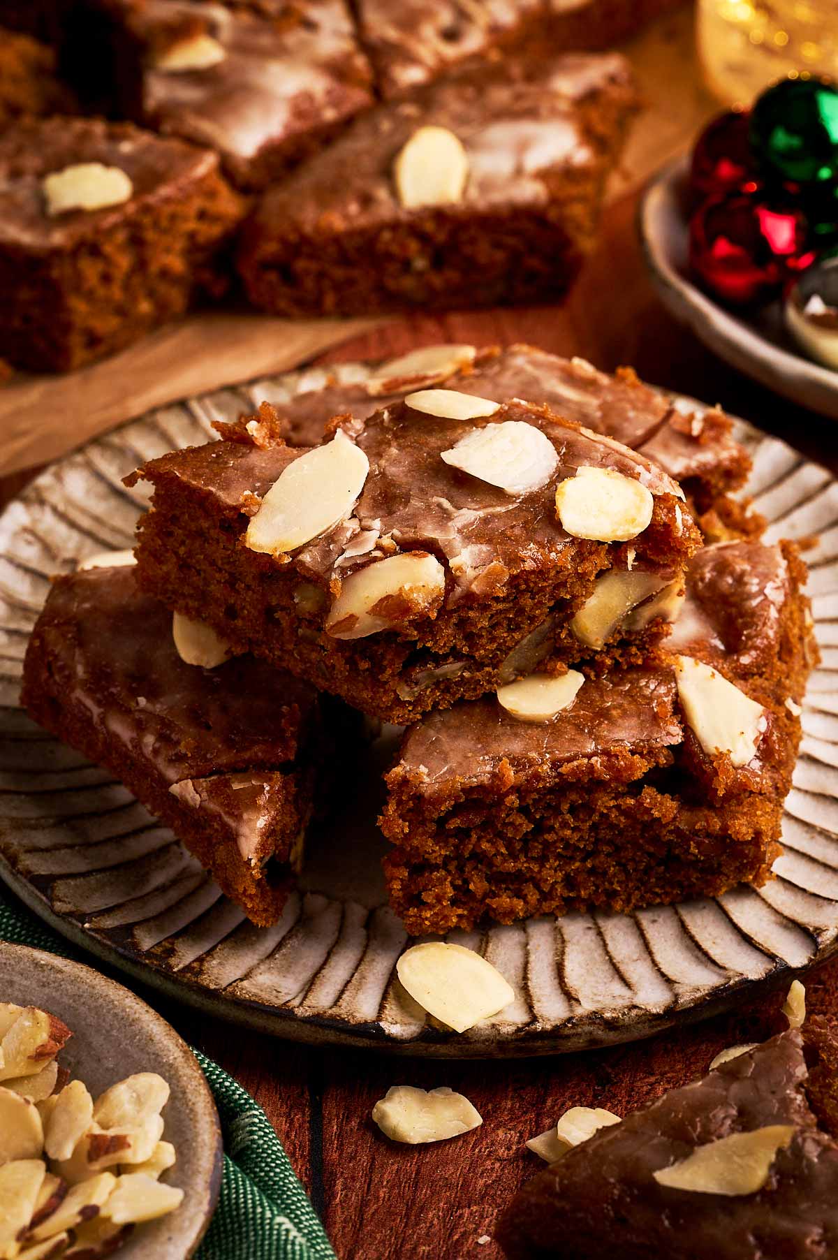 a plate with gingerbread cake