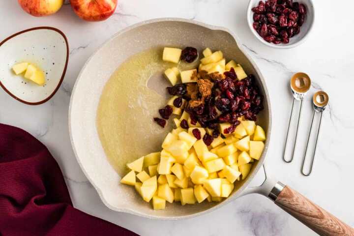 apple filling being assembled