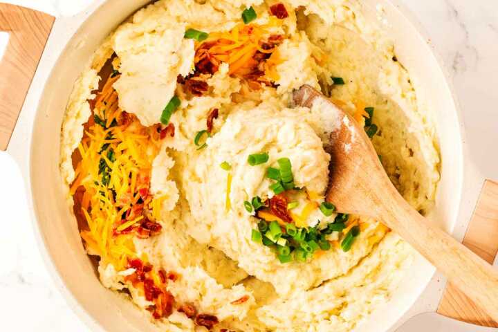 assembling loaded mashed potatoes