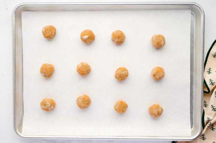 baking molasses cookies