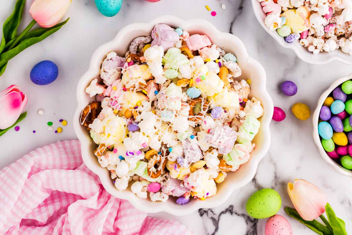 Bowl with Easter Popcorn.