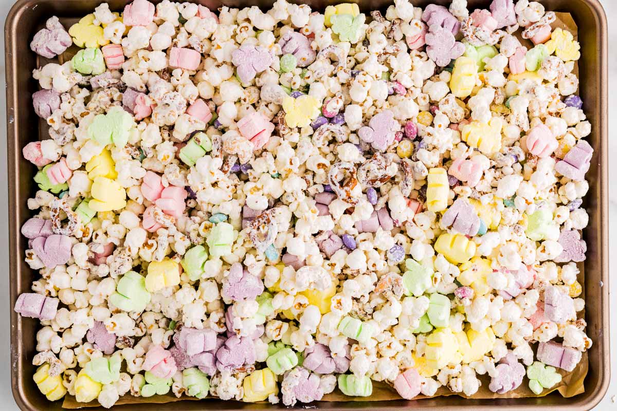 Easter popcorn waiting to set.