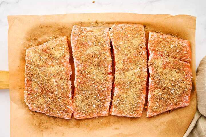 Seasoned salmon fillets.