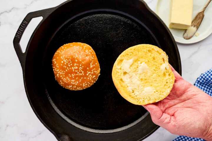 Toasting burger buns.