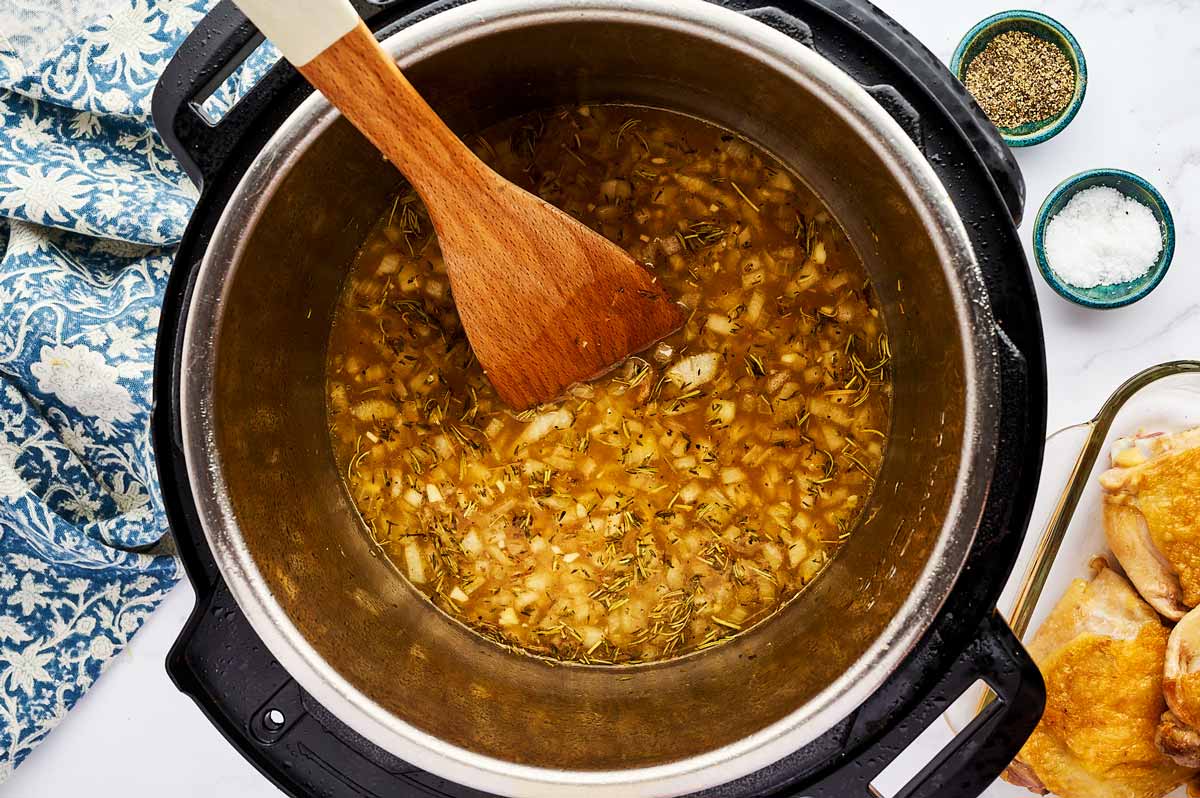 Sauce base for lemon chicken in instant pot.