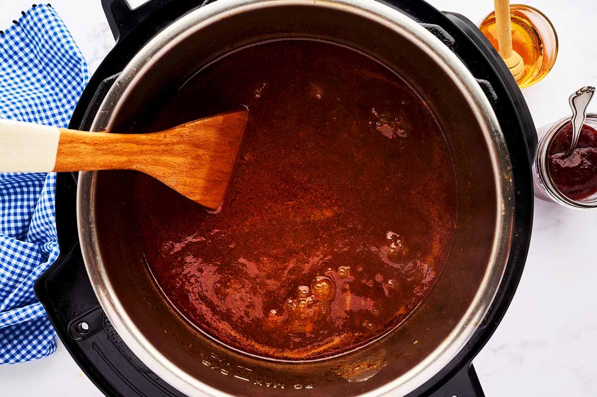 Sauce for bbq pulled pork in instant pot.
