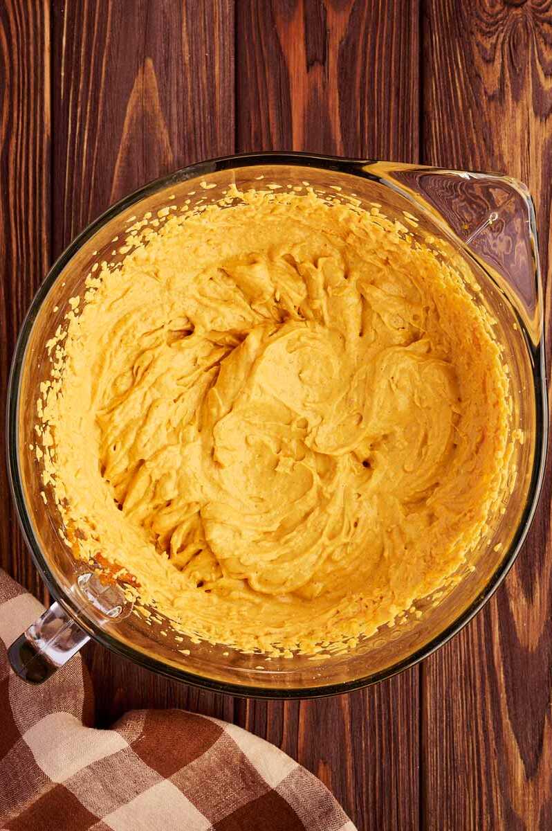 Started pumpkin filling in a glass bowl.